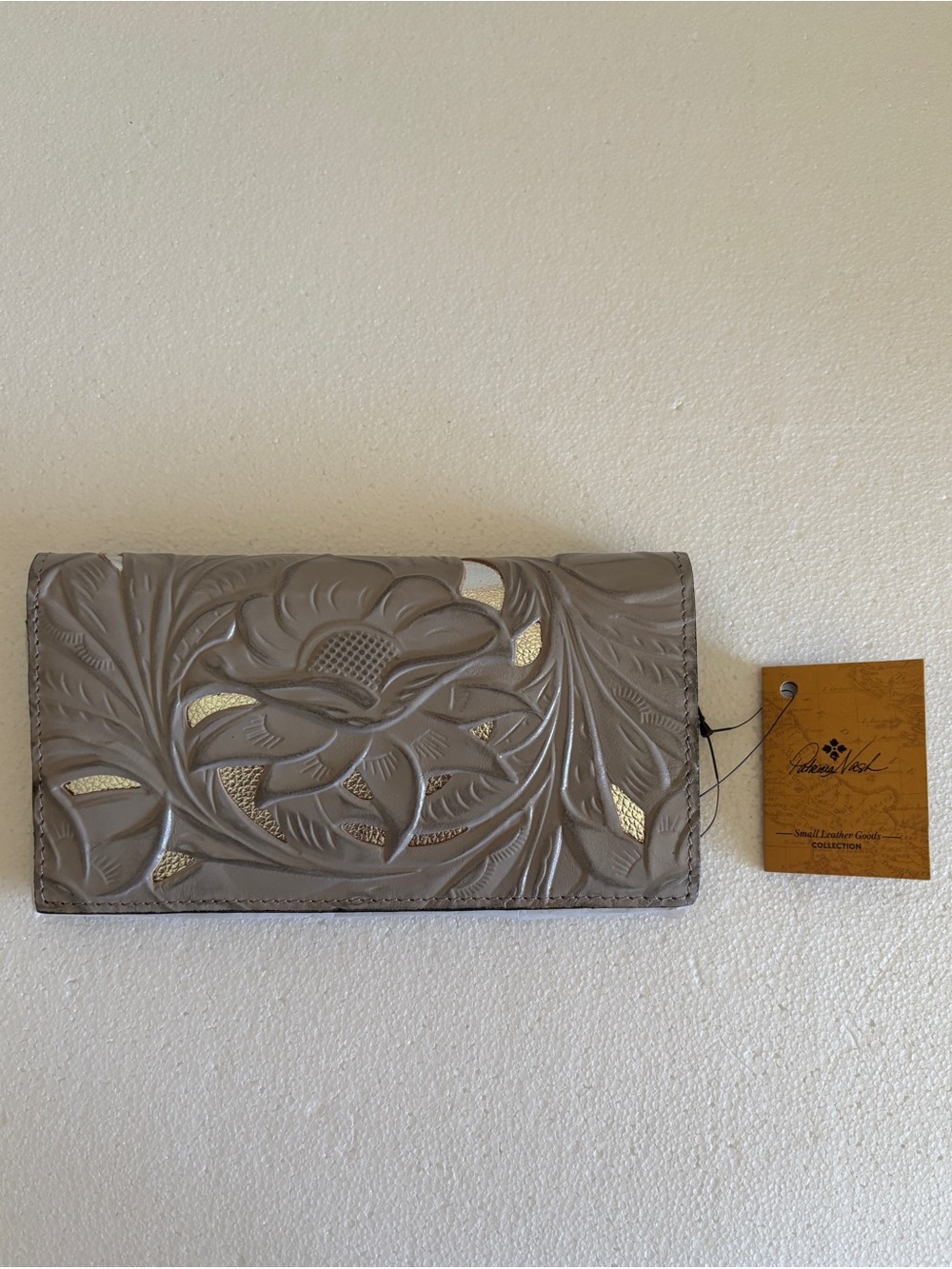 Patricia Nash Stone Evelyn Bi-fold Cutout Leather Wallet RFID Protection- New